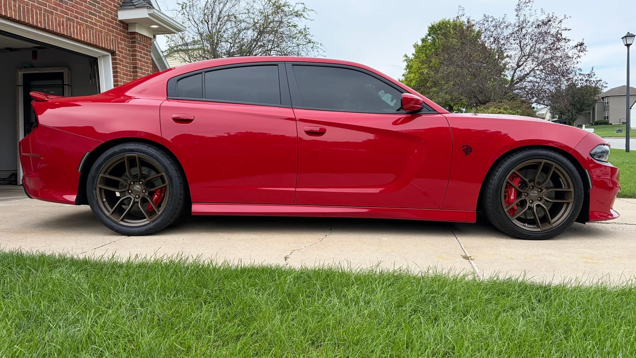 2016 Dodge Charger SRT Hellcat 7th Gen - Image 13 of 31