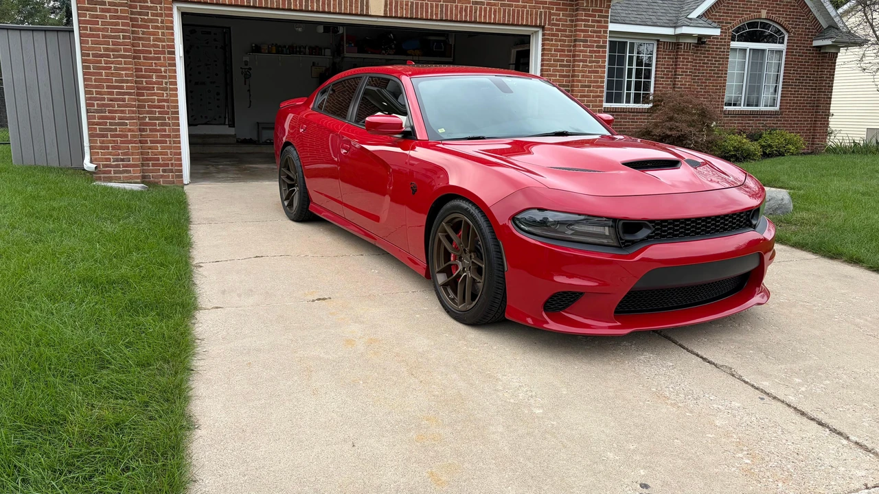 2016 Dodge Charger SRT Hellcat 7th Gen - Image 15 of 31