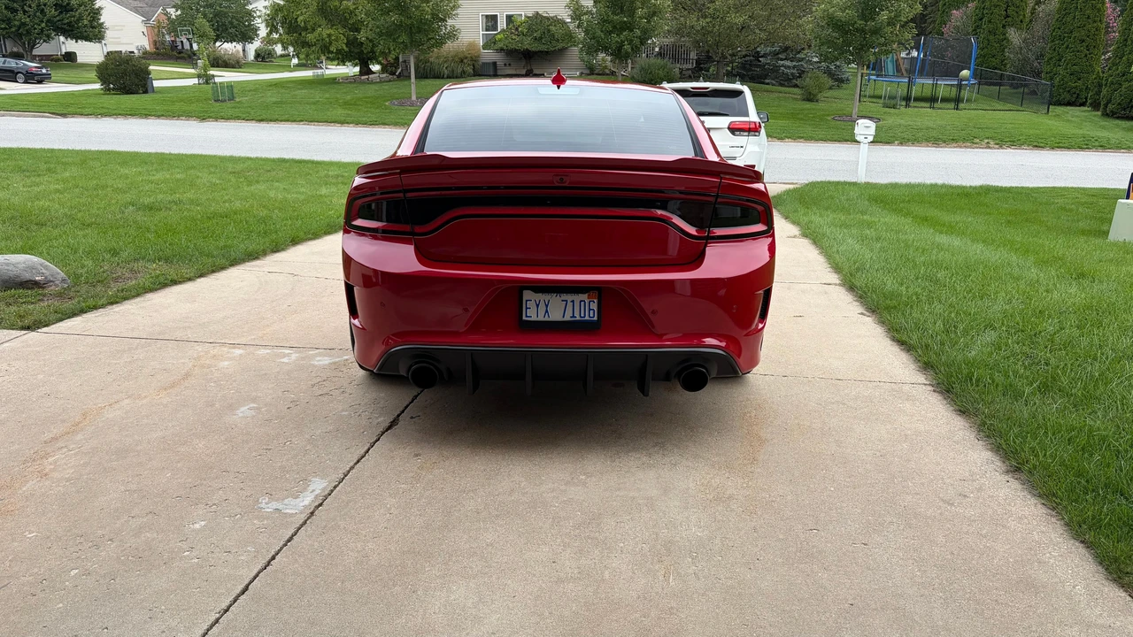 2016 Dodge Charger SRT Hellcat 7th Gen - Image 9 of 31
