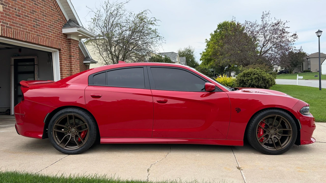 2016 Dodge Charger SRT Hellcat 7th Gen - Image 12 of 31
