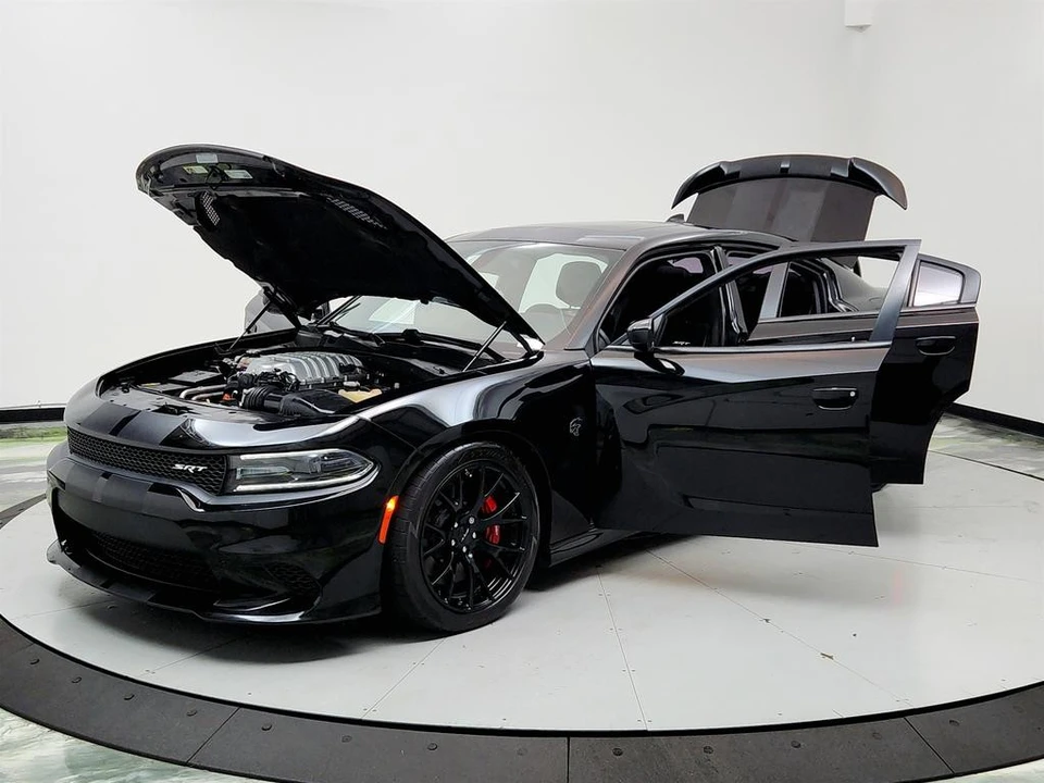 2016 Dodge Charger SRT Hellcat 7th Gen - Image 9 of 12
