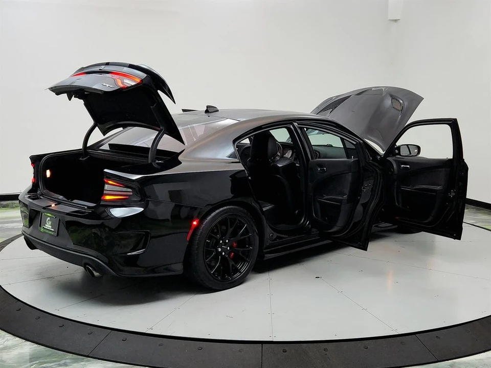 2016 Dodge Charger SRT Hellcat 7th Gen - Image 11 of 12