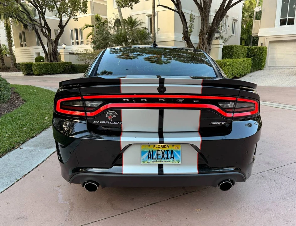 2016 Dodge Charger SRT Hellcat 7th Gen - Image 9 of 16