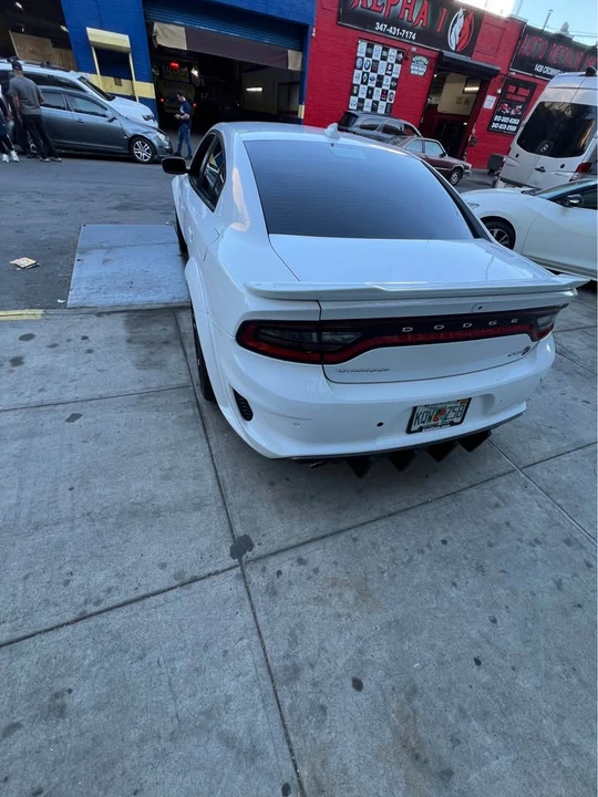 2016 Dodge Charger SRT Hellcat 7th Gen - Image 3 of 8