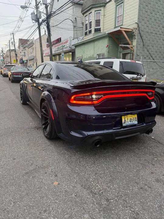 2016 Dodge Charger SRT Hellcat 7th Gen - Image 3 of 13