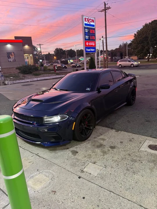2016 Dodge Charger SRT Hellcat 7th Gen - Image 9 of 13