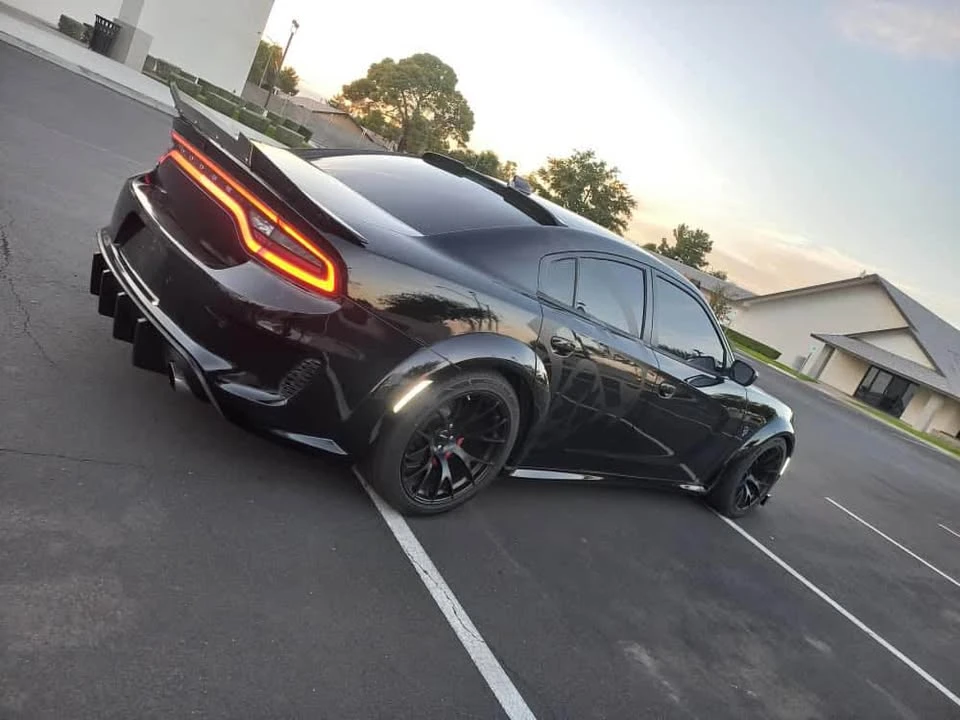 2016 Dodge Charger SRT Hellcat 7th Gen - Image 9 of 10