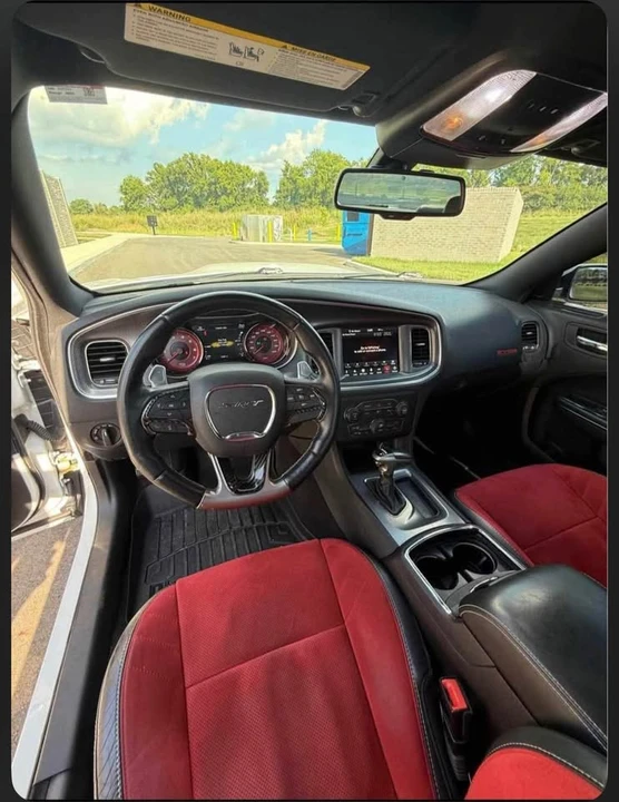 2016 Dodge Charger SRT Hellcat 7th Gen - Image 9 of 11