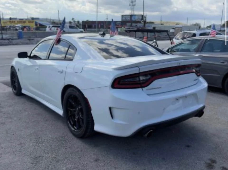 2016 Dodge Charger SRT Hellcat 7th Gen - Image 5 of 8