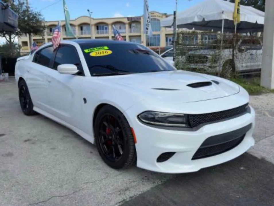 2016 Dodge Charger SRT Hellcat 7th Gen - Image 4 of 8