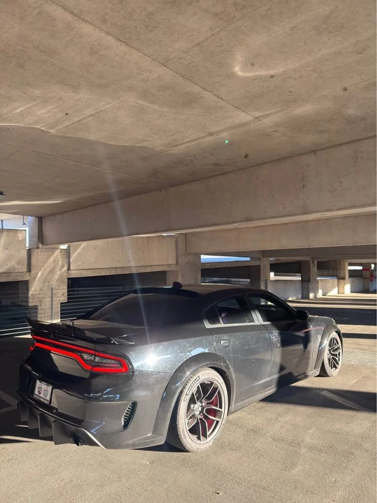 2016 Dodge Charger SRT Hellcat 7th Gen - Image 4 of 18
