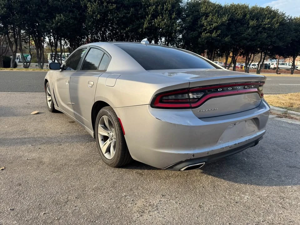 2016 Dodge Charger 7th Gen - Image 14 of 17