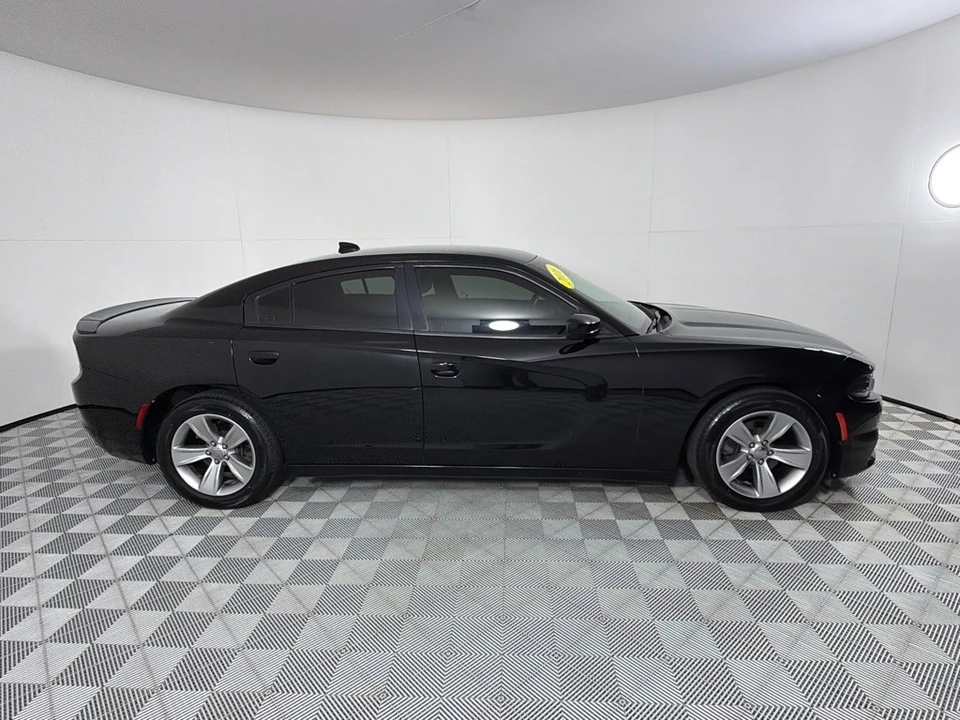 2016 Dodge Charger 7th Gen - Image 4 of 25