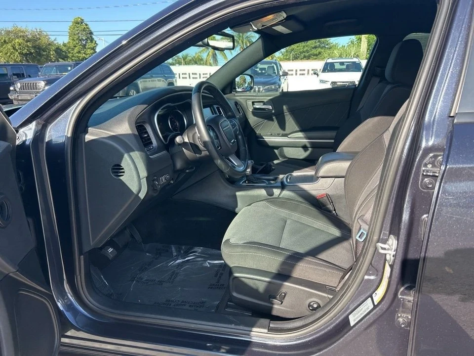 2016 Dodge Charger 7th Gen - Image 9 of 12