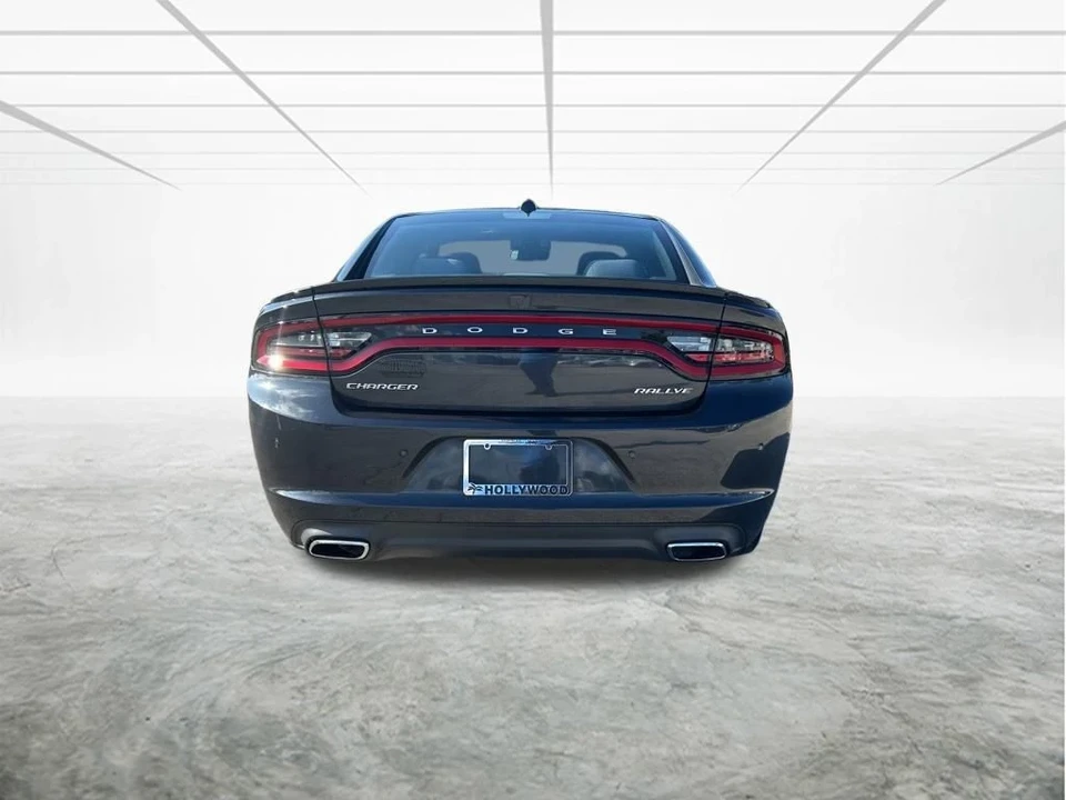 2016 Dodge Charger 7th Gen - Image 5 of 12