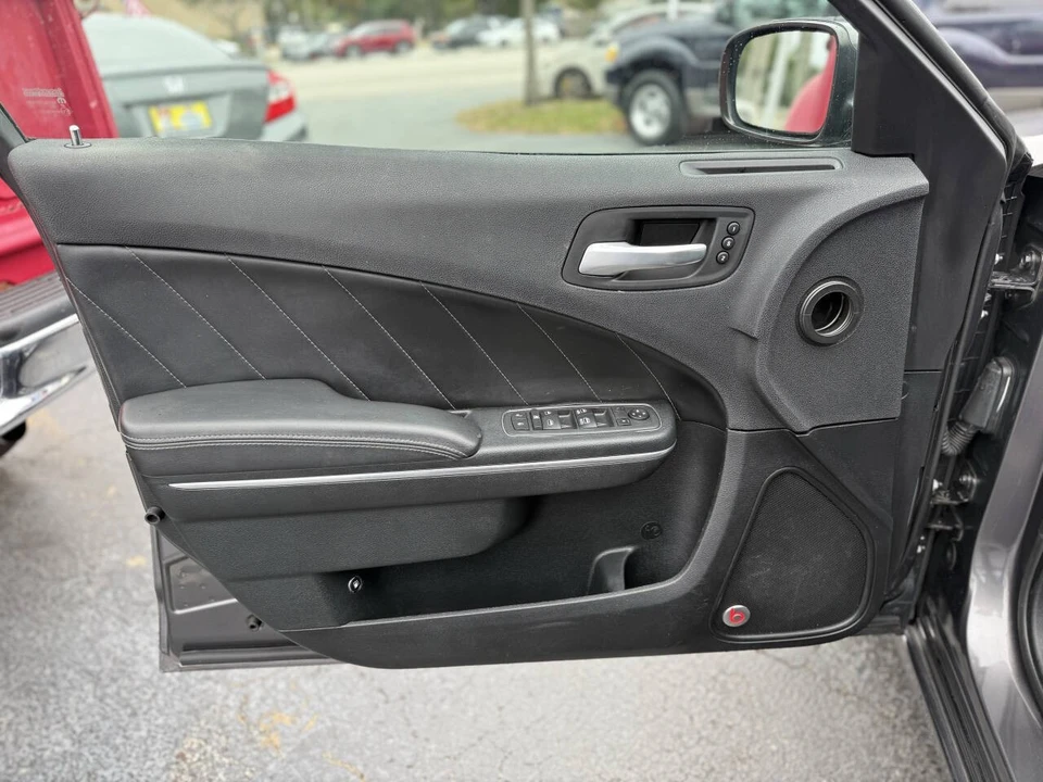 2016 Dodge Charger 7th Gen - Image 9 of 21