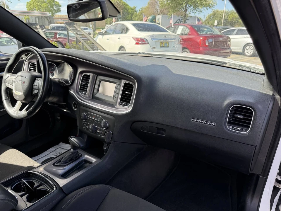 2016 Dodge Charger 7th Gen - Image 21 of 24