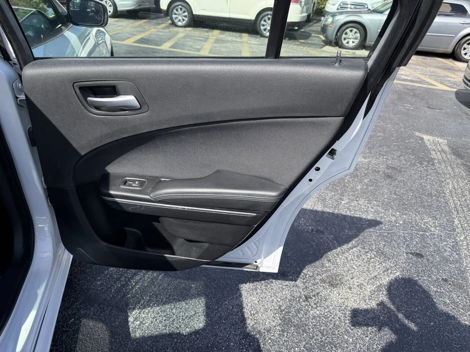 2016 Dodge Charger 7th Gen - Image 16 of 24
