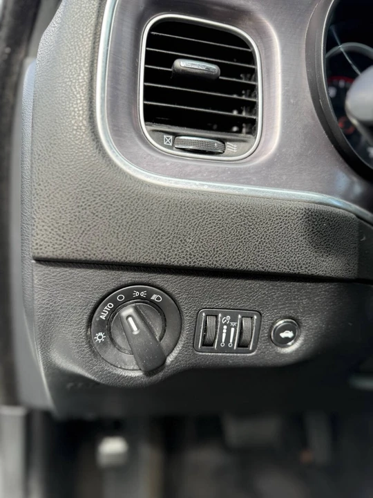 2016 Dodge Charger 7th Gen - Image 10 of 24