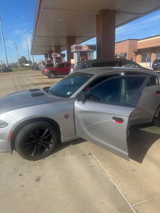 2016 Dodge Charger 7th Gen - Image 2 of 12
