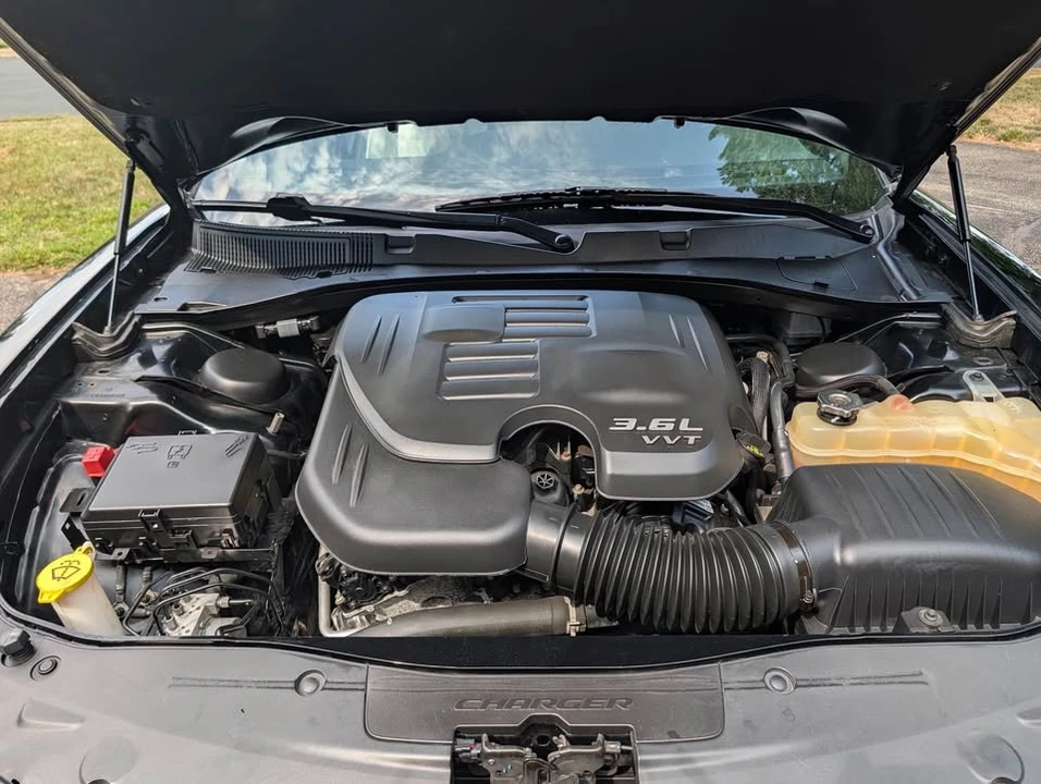 2016 Dodge Charger 7th Gen - Image 10 of 20
