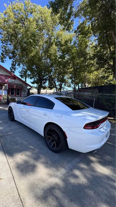 2016 Dodge Charger 7th Gen - Image 3 of 10