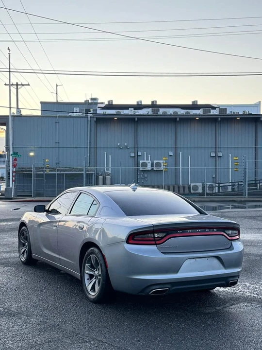 2016 Dodge Charger 7th Gen - Image 5 of 10
