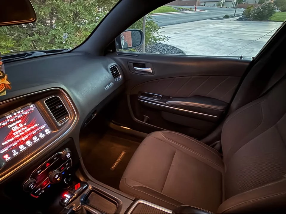 2016 Dodge Charger 7th Gen - Image 8 of 15