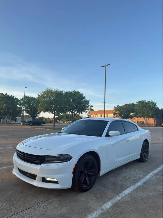 2016 Dodge Charger 7th Gen - Image 3 of 17