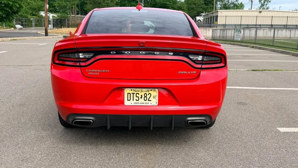 2016 Dodge Charger 7th Gen - Image 5 of 10