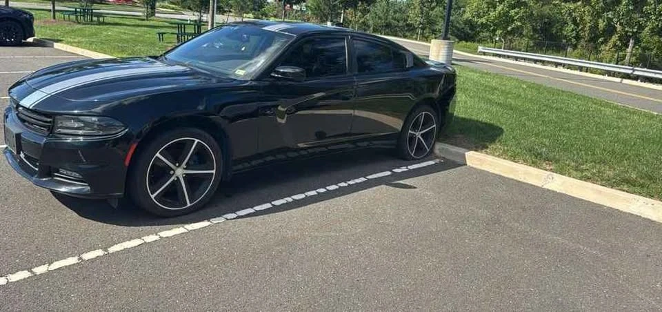 2016 Dodge Charger 7th Gen - Image 2 of 3