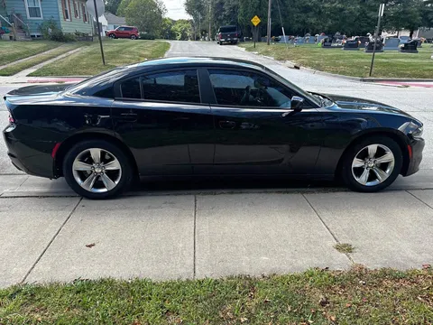 2016 Dodge Charger SXT Sedan 4D