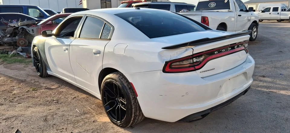 2016 Dodge Charger 7th Gen - Image 3 of 5