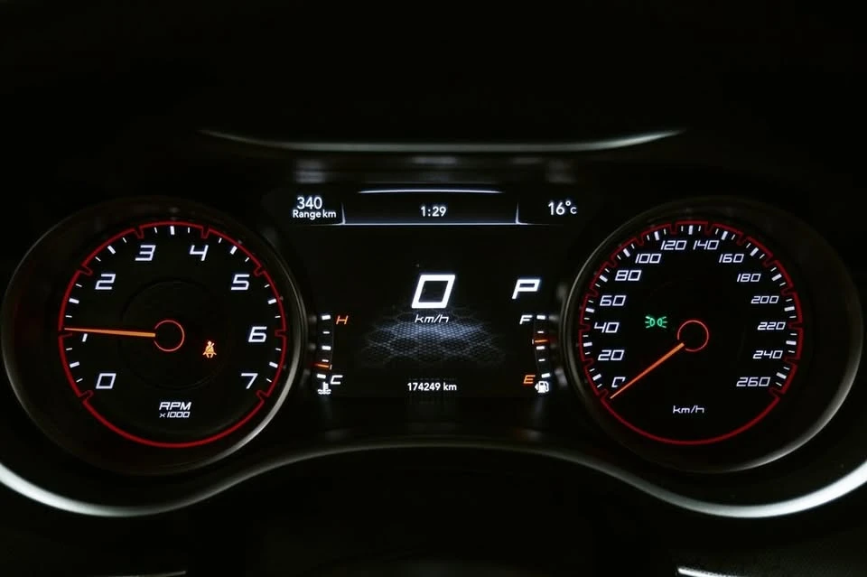 2016 Dodge Charger 7th Gen - Image 14 of 19