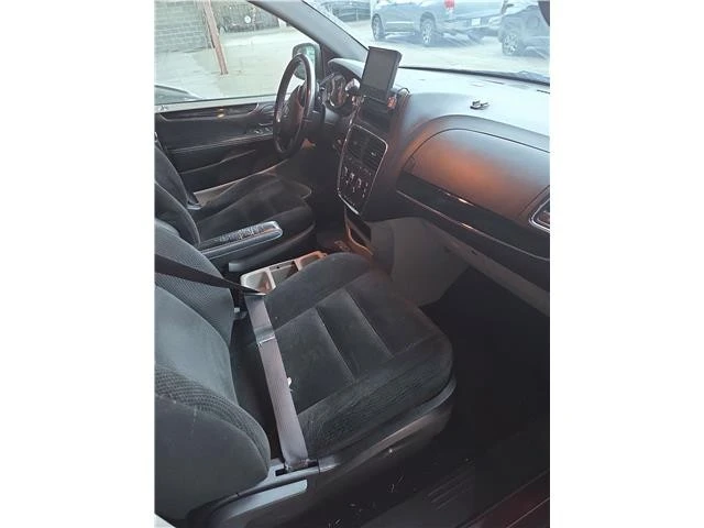 2016 Dodge Caravan - Image 7 of 11