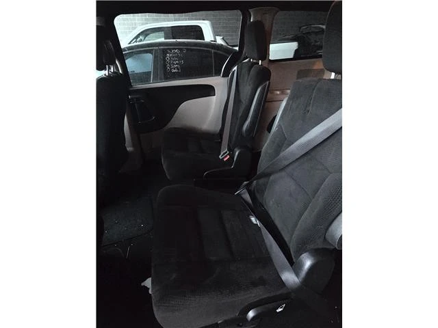 2016 Dodge Caravan - Image 6 of 11