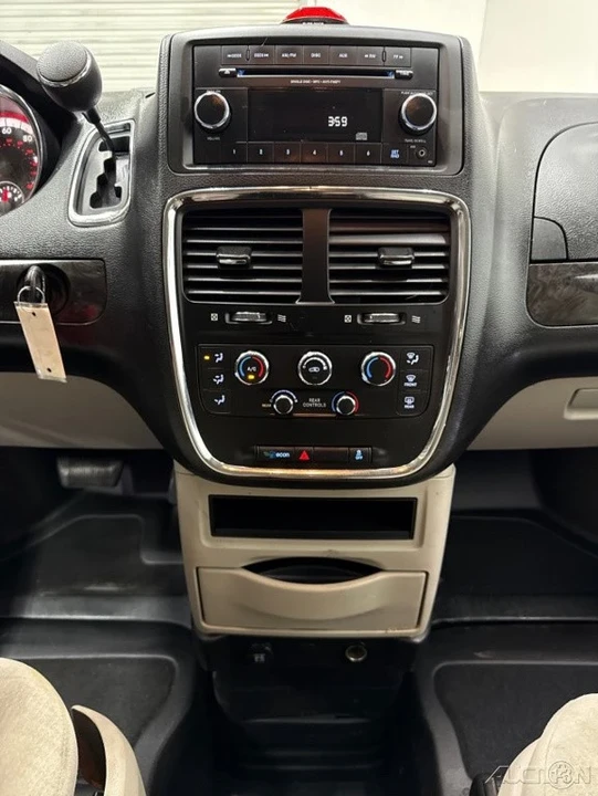 2016 Dodge Caravan - Image 19 of 21