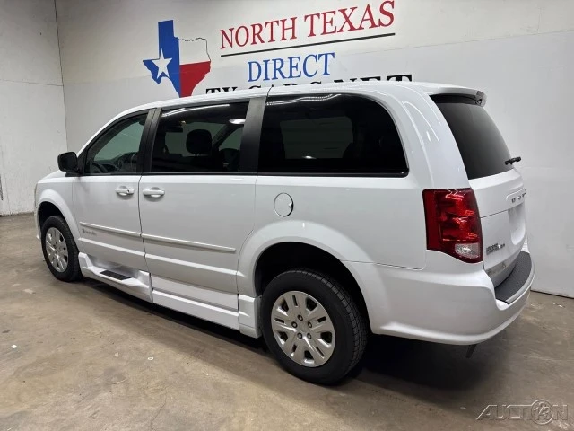 2016 Dodge Caravan - Image 10 of 21