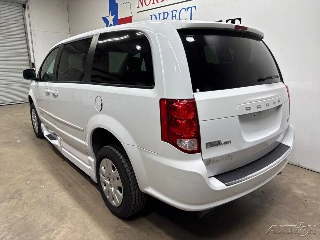2016 Dodge Caravan - Image 9 of 21