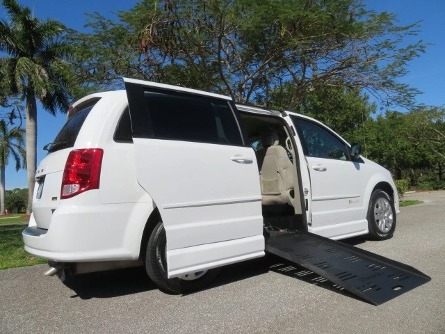 2016 Dodge Caravan - Image 3 of 12
