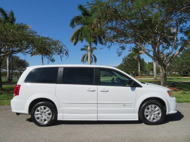 2016 Dodge Caravan - Image 6 of 12
