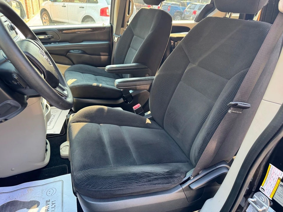 2016 Dodge Caravan - Image 11 of 12