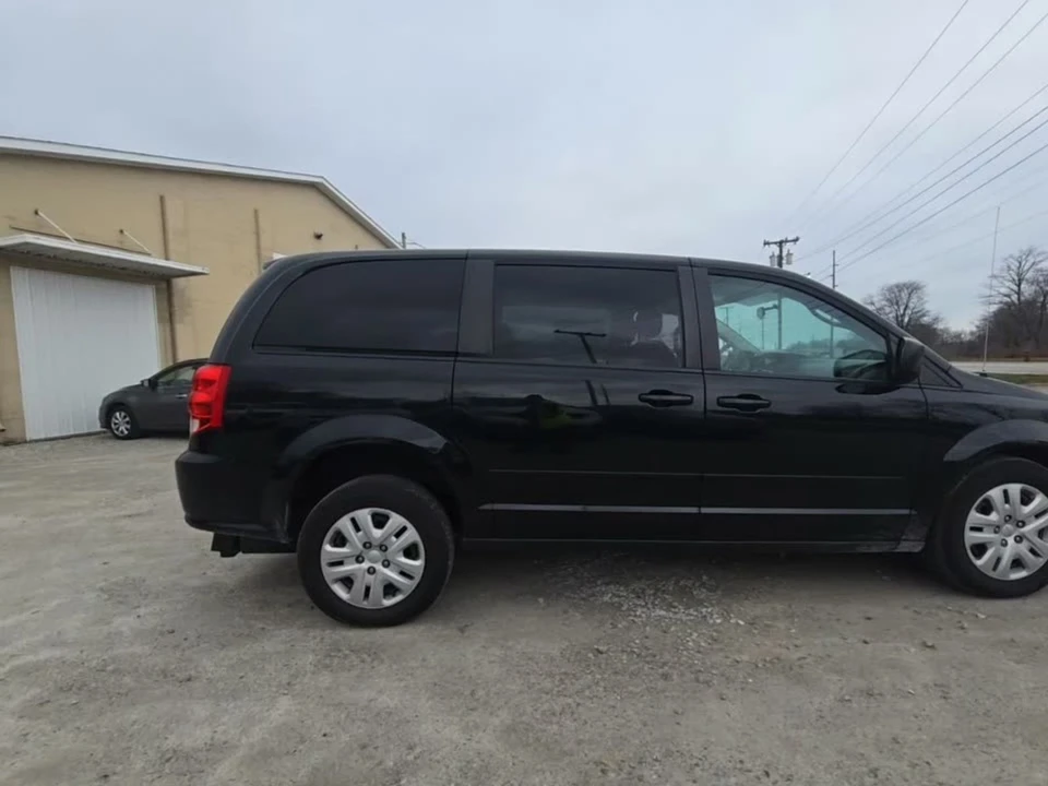 2016 Dodge Caravan - Image 4 of 8