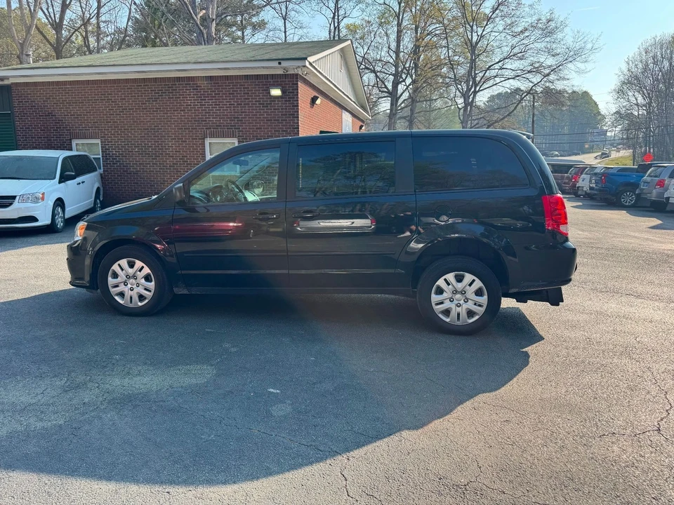 2016 Dodge Caravan - Image 7 of 12