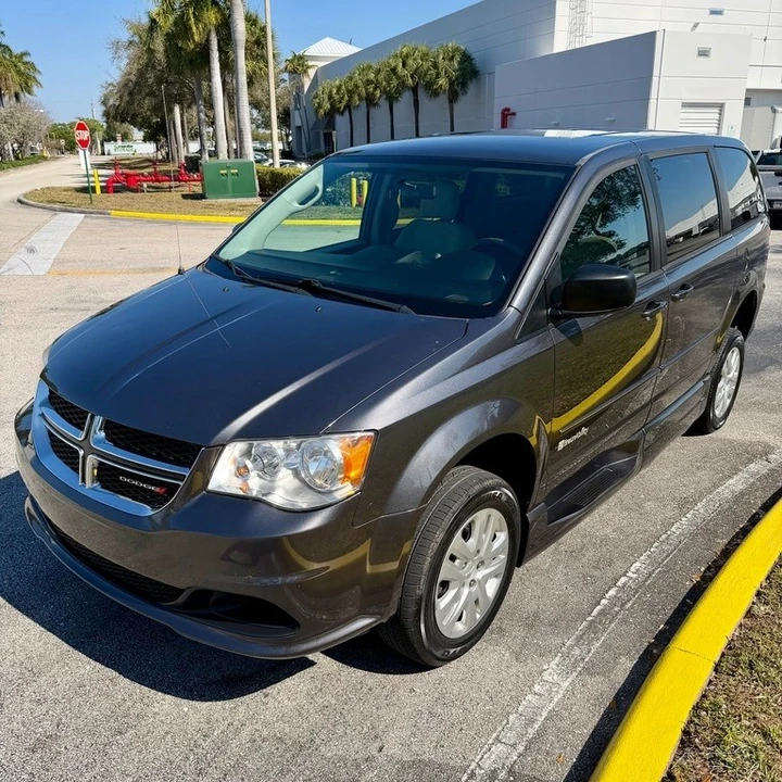 2016 Dodge Caravan - Image 17 of 21