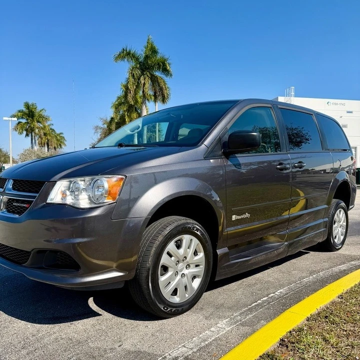 2016 Dodge Caravan - Image 18 of 21