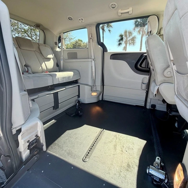 2016 Dodge Caravan - Image 6 of 21