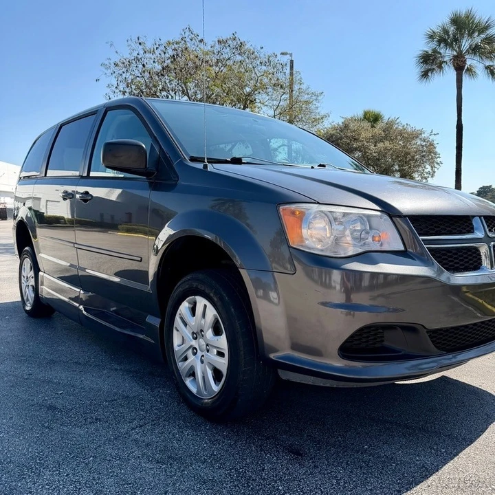 2016 Dodge Caravan - Image 8 of 21