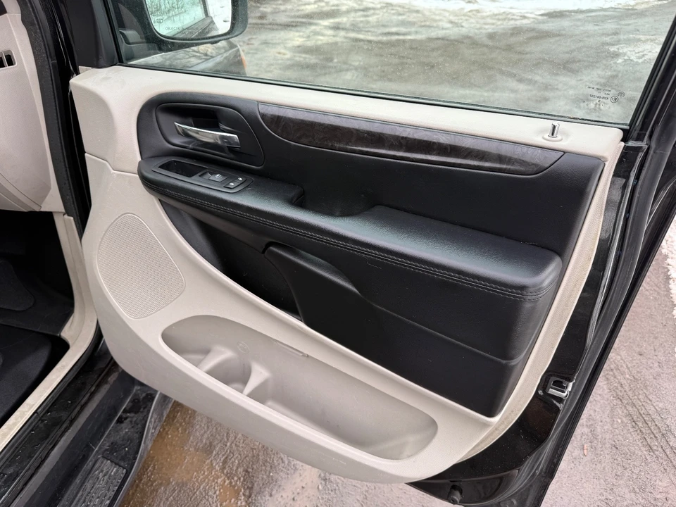 2016 Dodge Caravan - Image 13 of 20