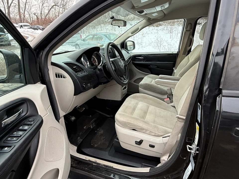 2016 Dodge Caravan - Image 6 of 20